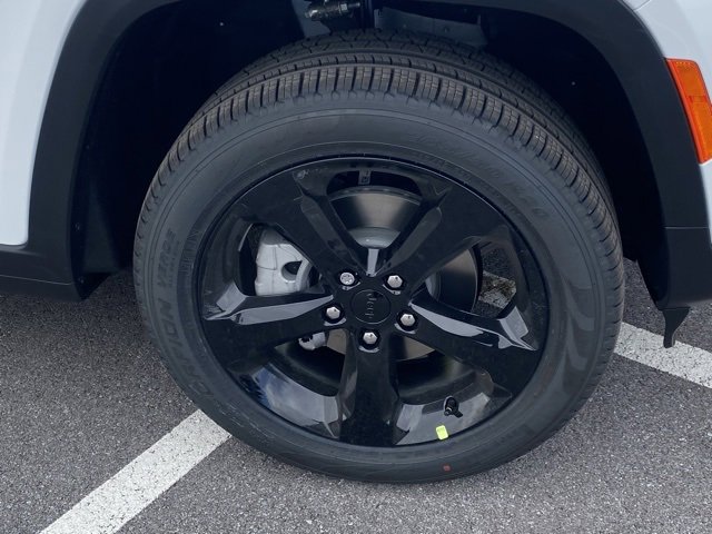 New 2025 Jeep Grand Cherokee Limited w/ Luxury Tech Group II image 11