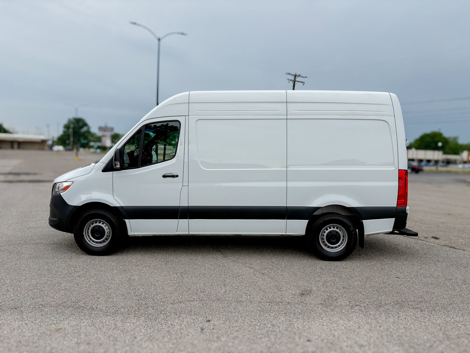 Used 2025 Mercedes-Benz Sprinter 2500 image 8