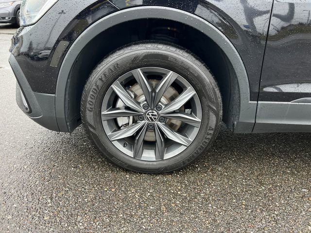 Used 2022 Volkswagen Tiguan SE image 31