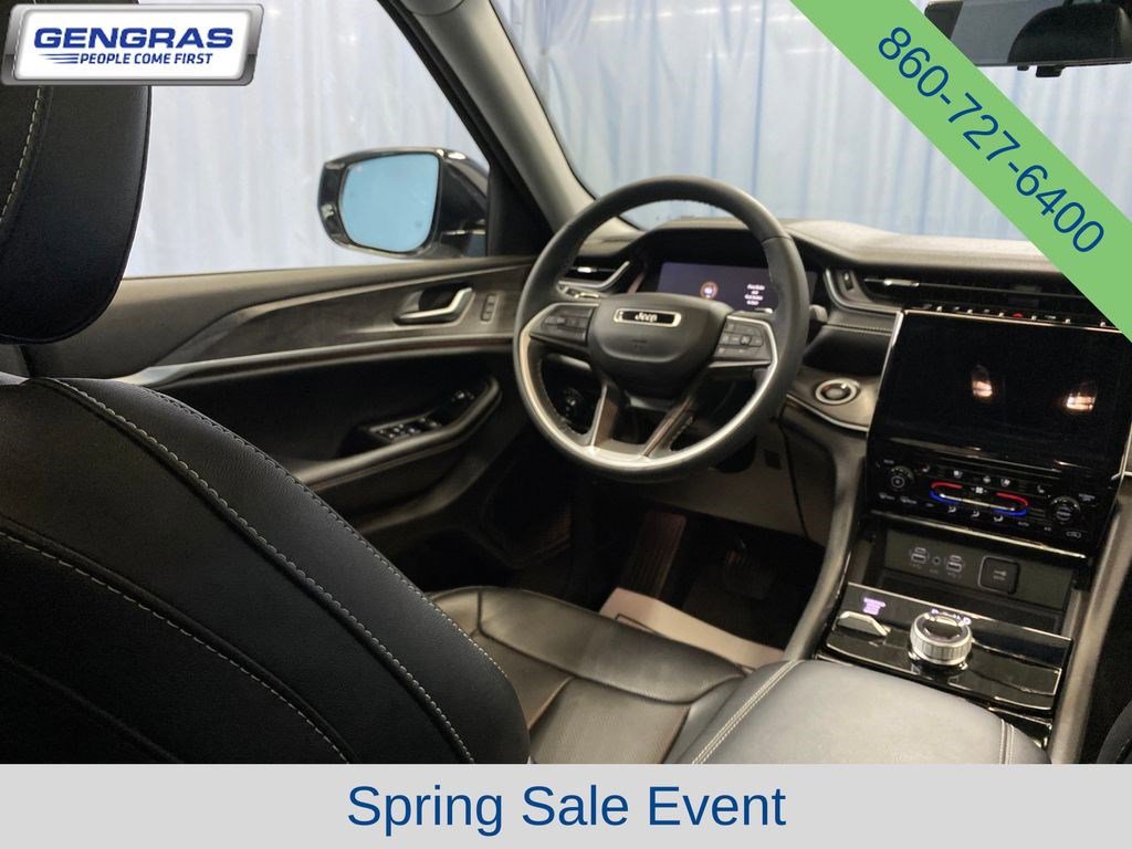Used 2023 Jeep Grand Cherokee Limited w/ Luxury Tech Group II AWD/4WD image 42