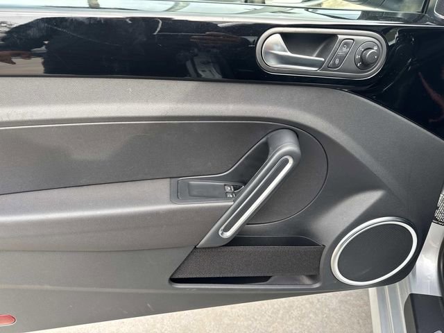 Used 2012 Volkswagen Beetle 2.0T image 12