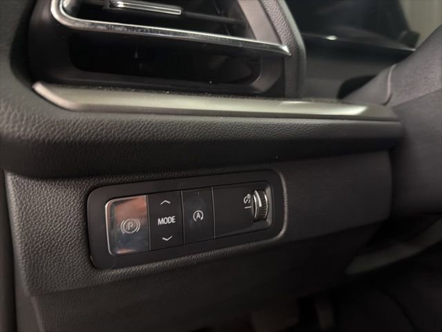 Used 2025 Chevrolet Traverse LT w/ Driver Confidence Package image 20