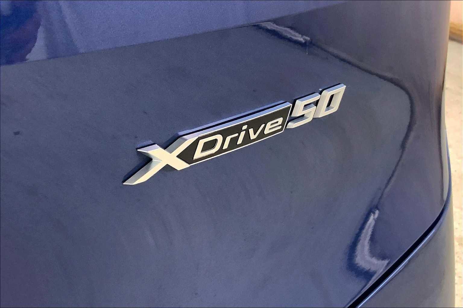 Used 2022 BMW iX xDrive50 w/ Convenience Package image 11