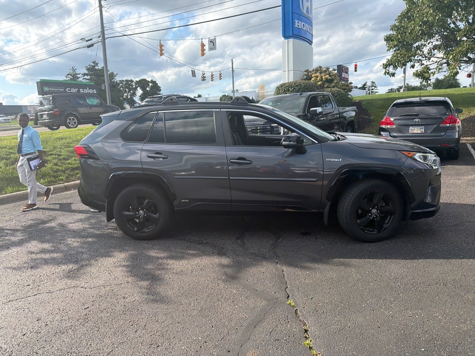 Used 2020 Toyota RAV4 XSE w/ XSE Grade Weather Package AWD/4WD image 15