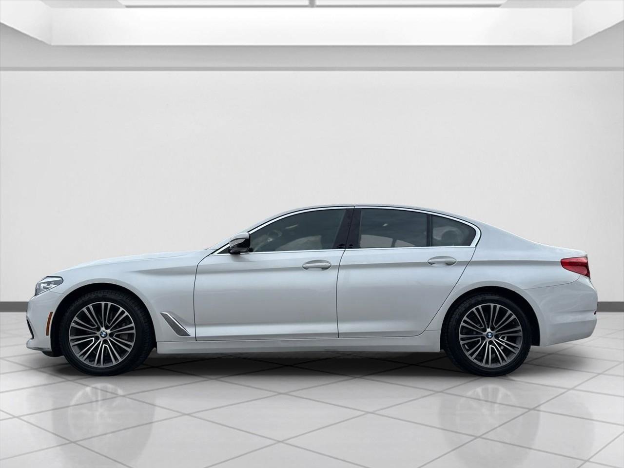 Used 2019 BMW 530i xDrive w/ Convenience Package image 2