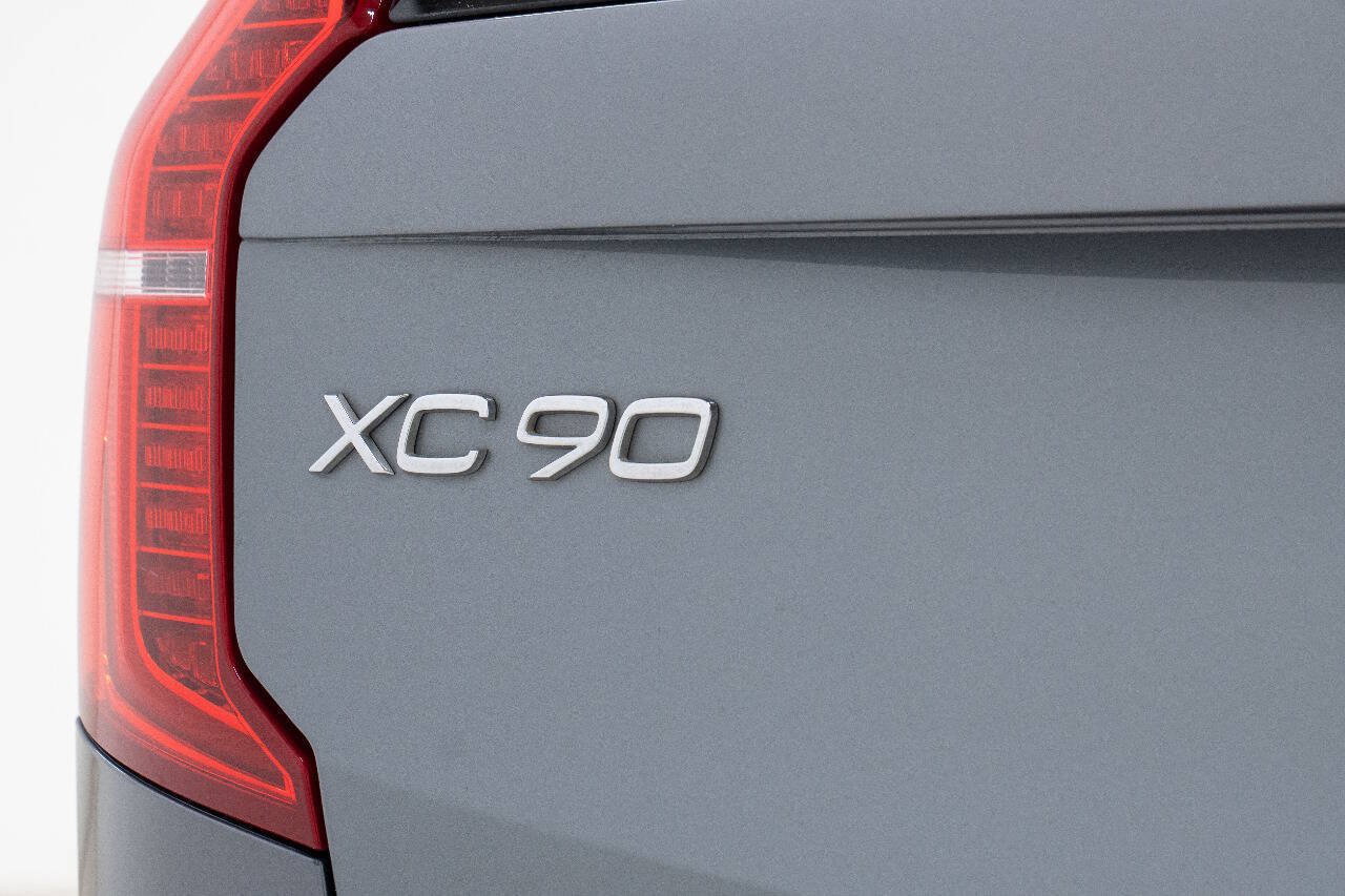 Used 2016 Volvo XC90 T6 Inscription w/ Vision Package AWD/4WD image 16