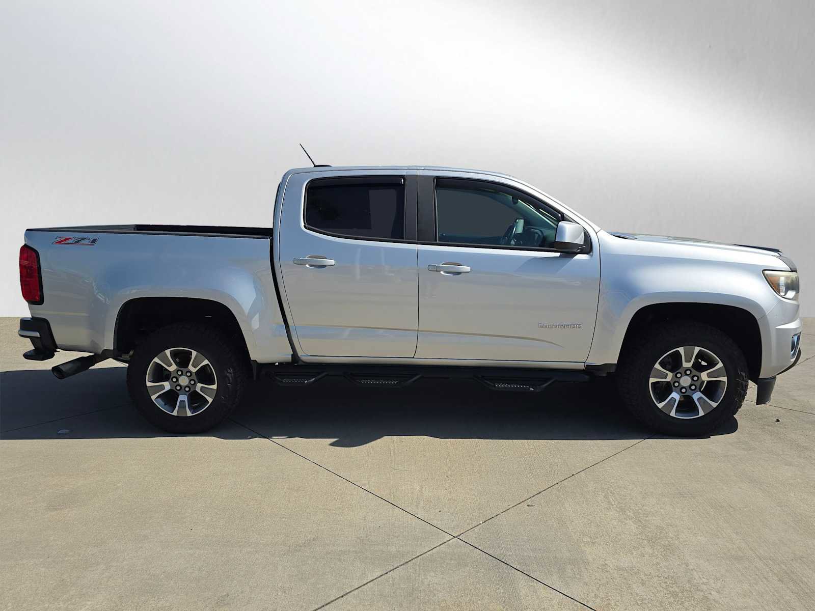 Used 2016 Chevrolet Colorado Z71 RWD image 2