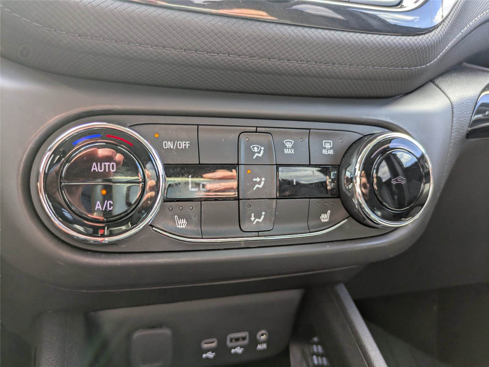 Used 2023 Chevrolet TrailBlazer LT w/ Convenience Package image 27