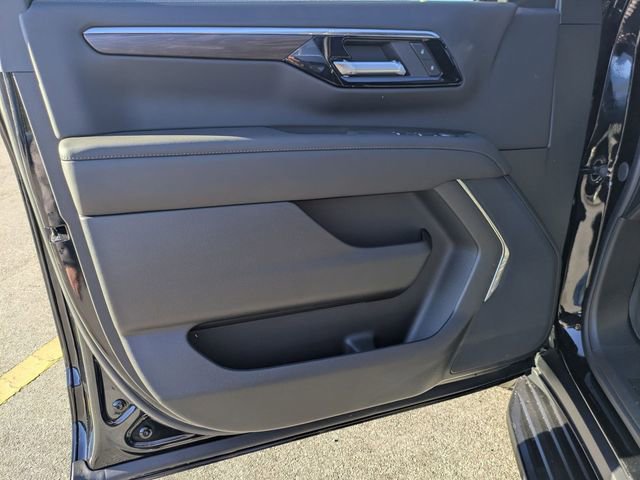 New 2026 Chevrolet Suburban LS w/ LPO, Dark Essentials Package image 8