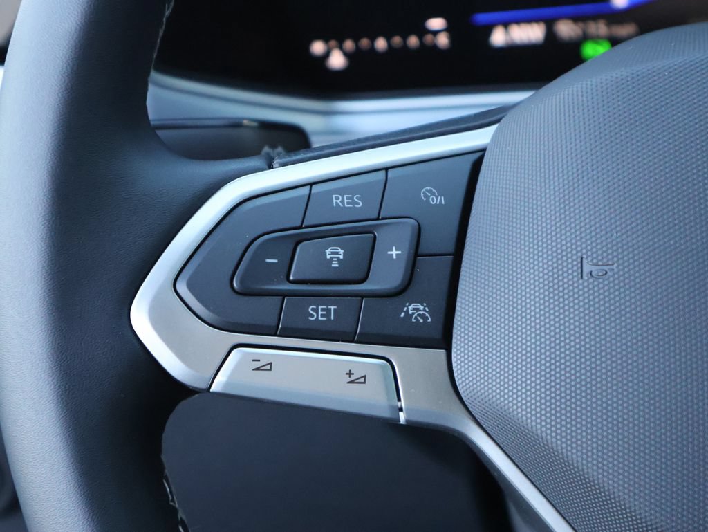 New 2026 Volkswagen Taos SE FWD image 26