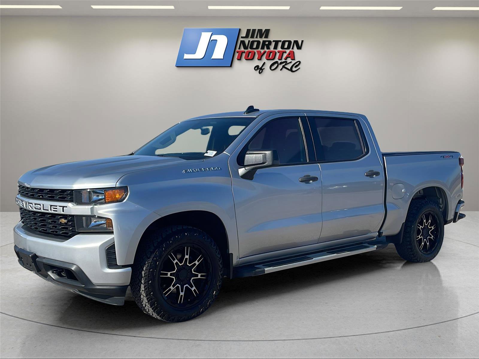 Used 2019 Chevrolet Silverado 1500 Custom w/ Custom Value Package image 1