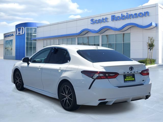 Used 2024 Toyota Camry SE FWD image 3