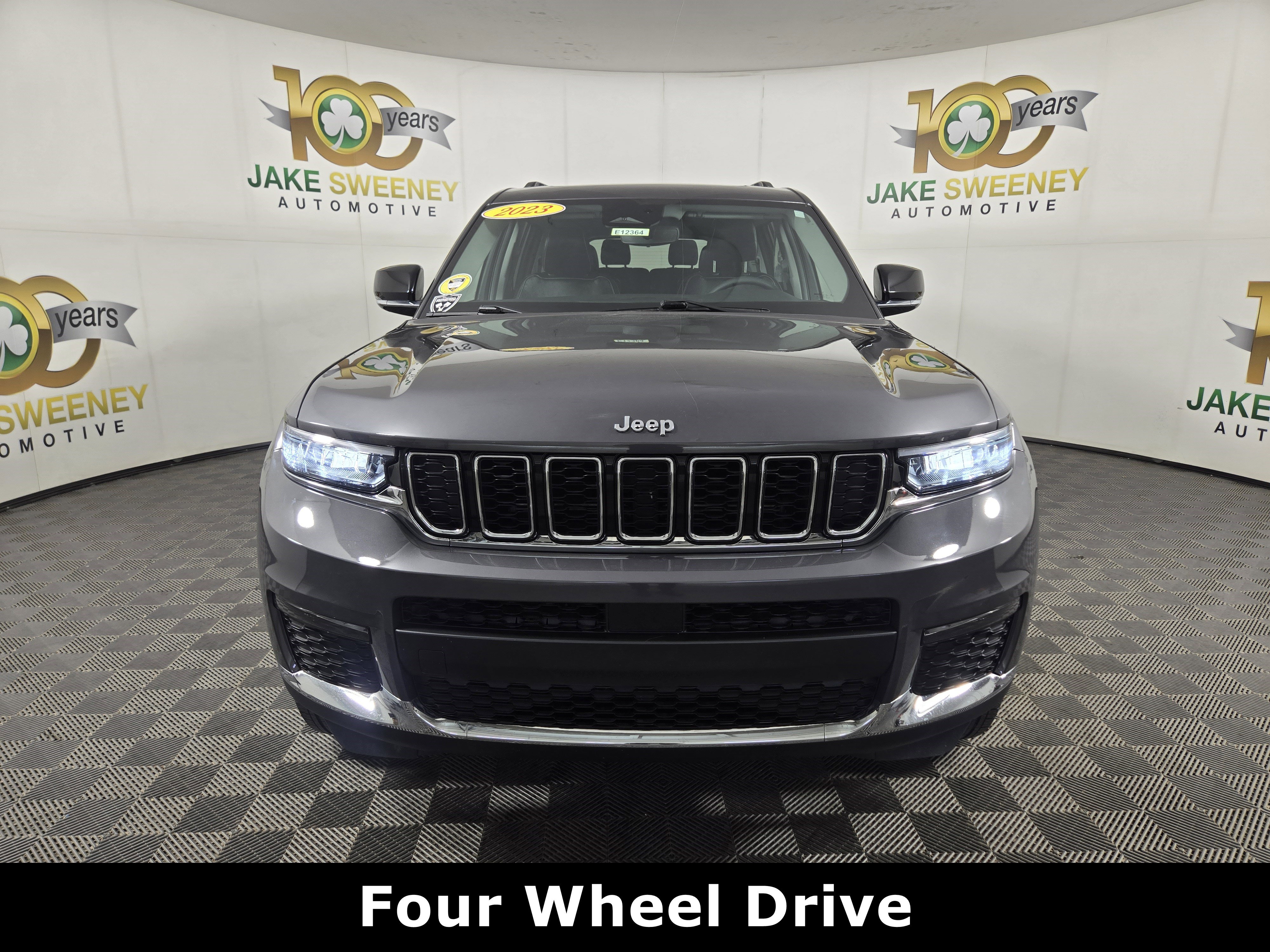 Certified 2023 Jeep Grand Cherokee L Limited w/ Trailer Tow Group (B) image 3