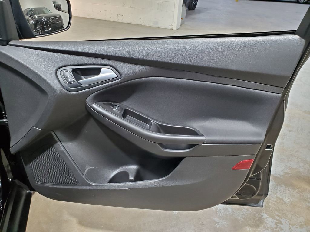 Used 2018 Ford Focus SEL FWD image 17