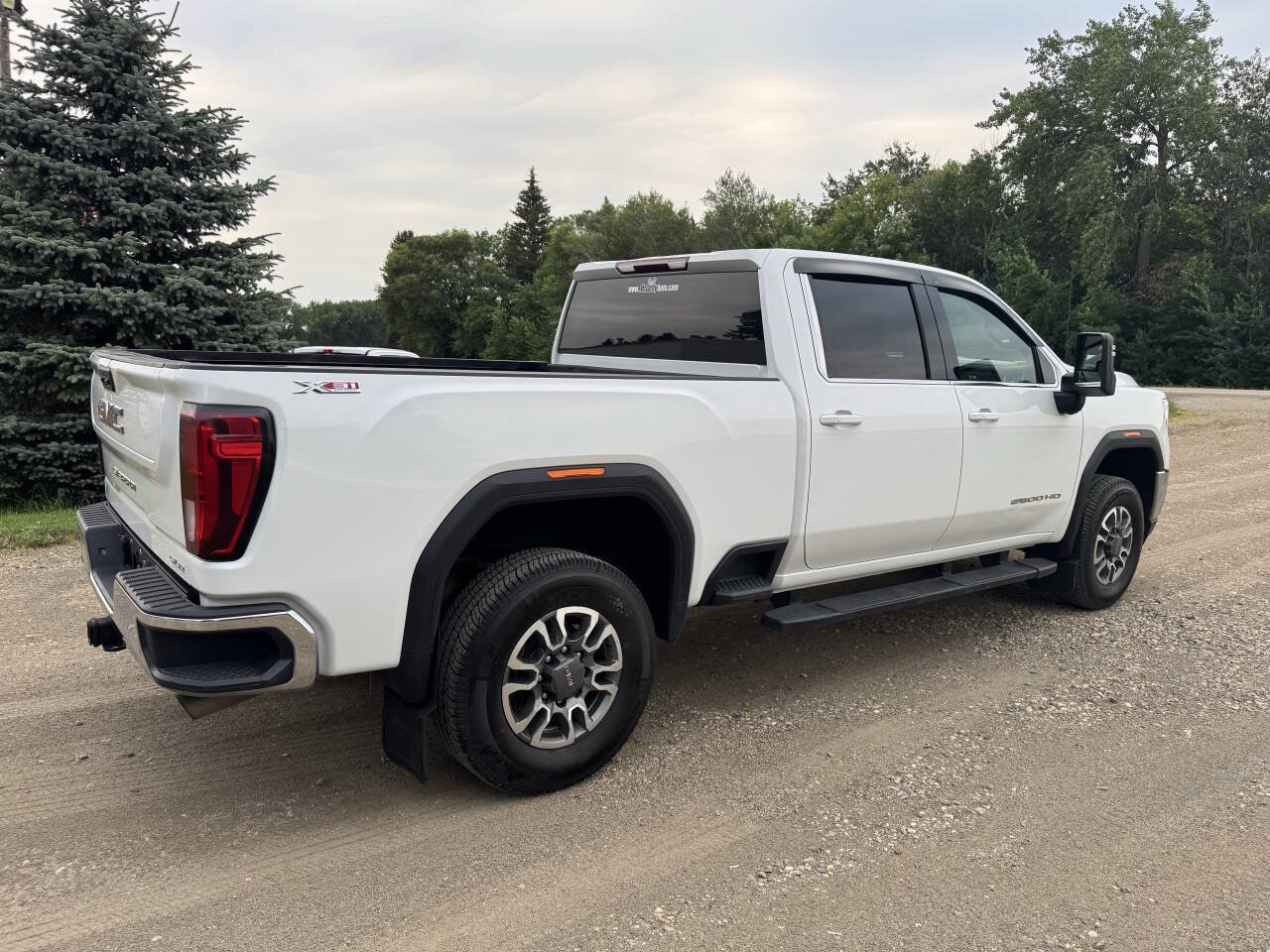 Used 2022 GMC Sierra 2500 SLE w/ X31 Off-Road Package AWD/4WD image 11