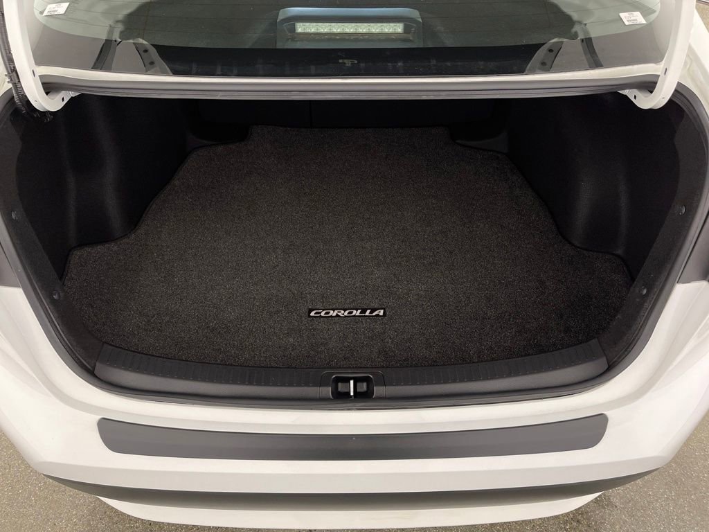 Used 2021 Toyota Corolla LE image 10