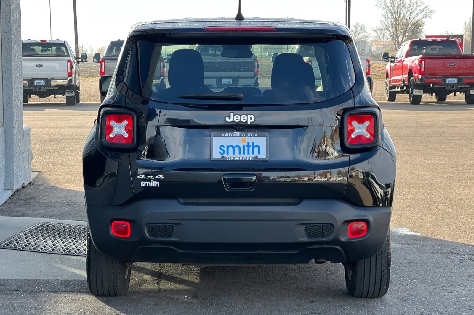 Used 2023 Jeep Renegade Latitude AWD/4WD image 5