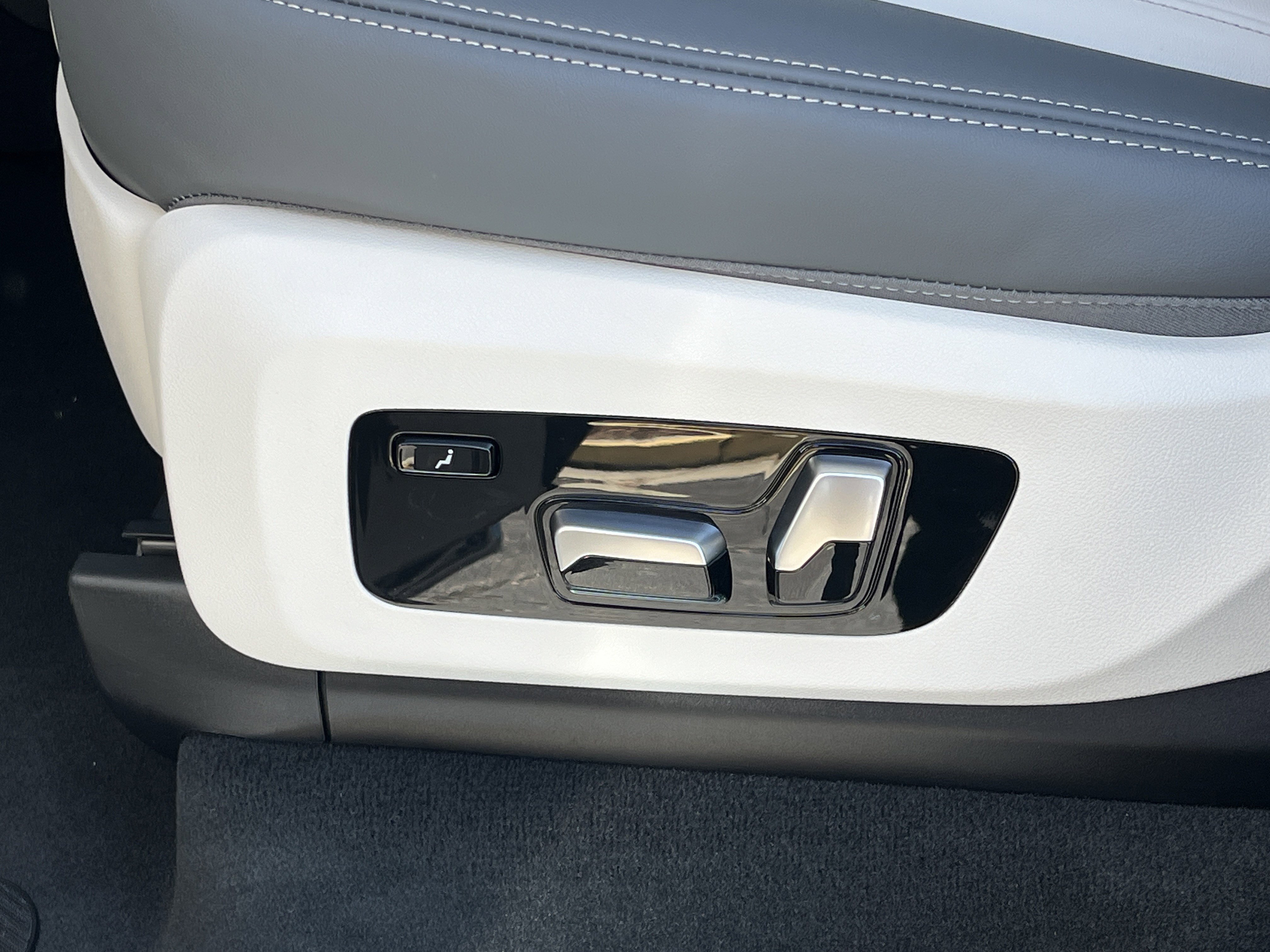 New 2026 BMW X7 xDrive40i image 24