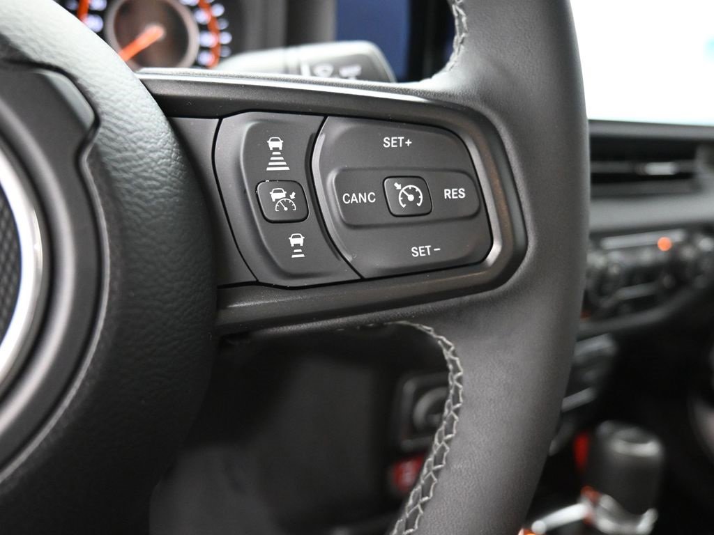 Used 2025 Jeep Gladiator Mojave w/ Convenience Group image 29