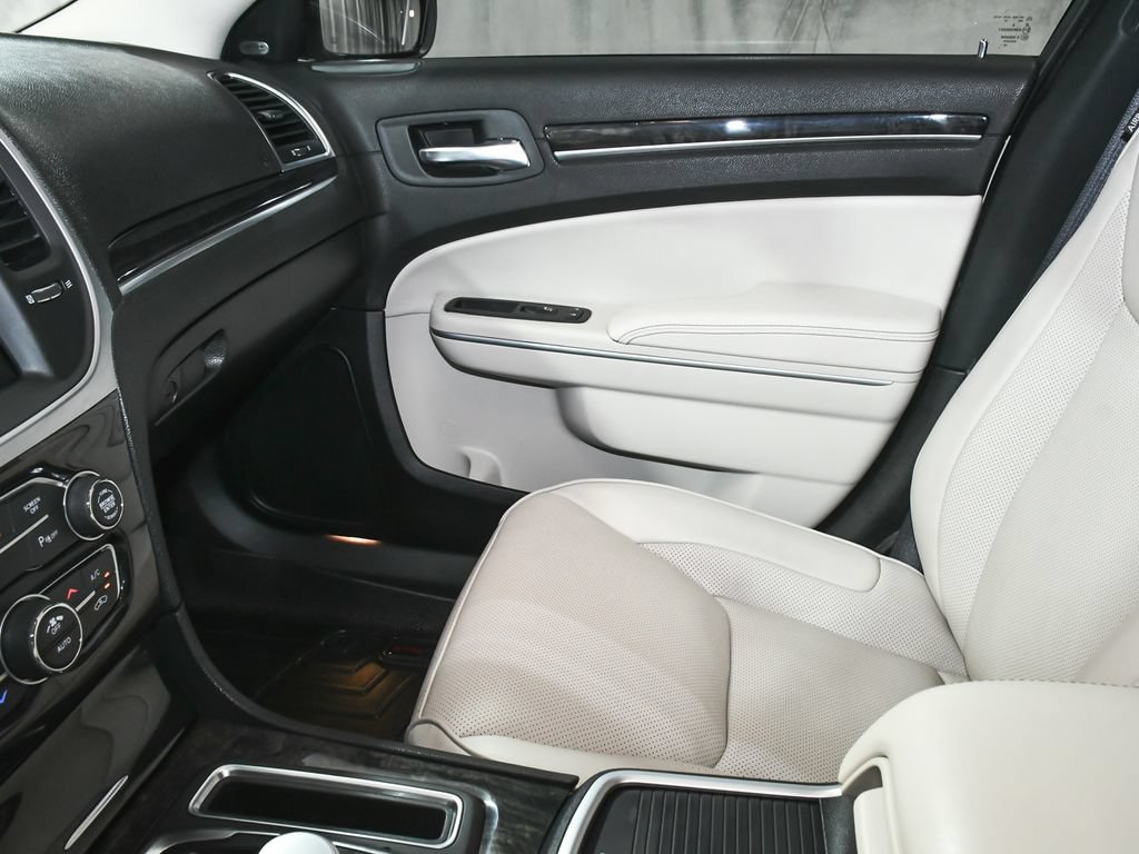 Used 2023 Chrysler 300 Touring L w/ Comfort Group AWD/4WD image 44