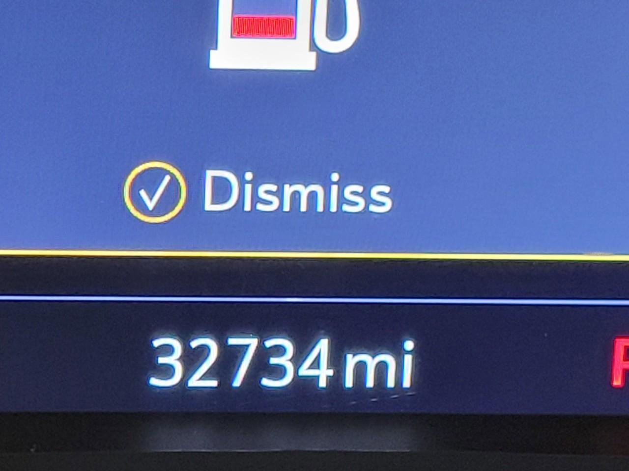 Used 2023 Buick Envision Essence AWD/4WD image 2