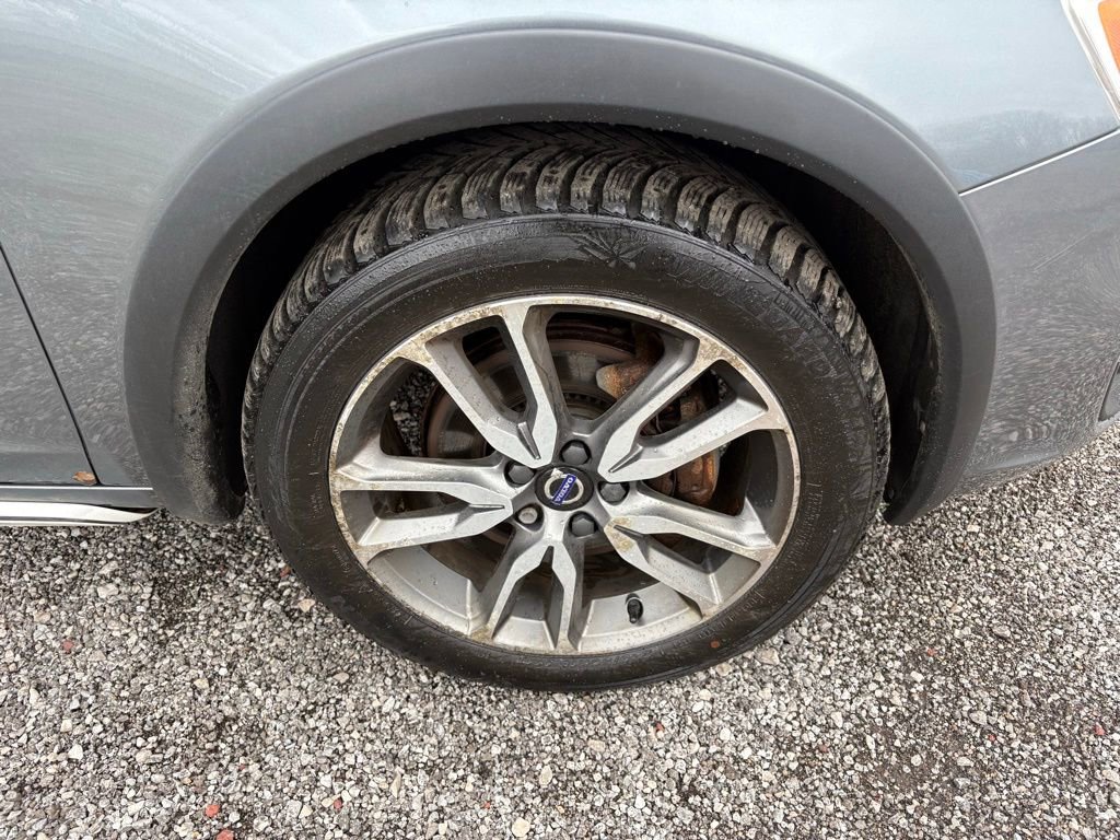 Used 2017 Volvo V60 T5 Cross Country w/ Convenience Package image 18