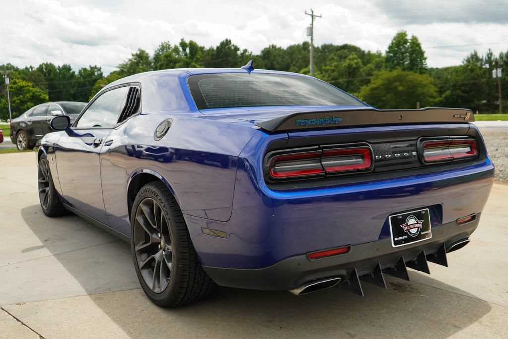 Used 2022 Dodge Challenger R/T Scat Pack RWD image 4