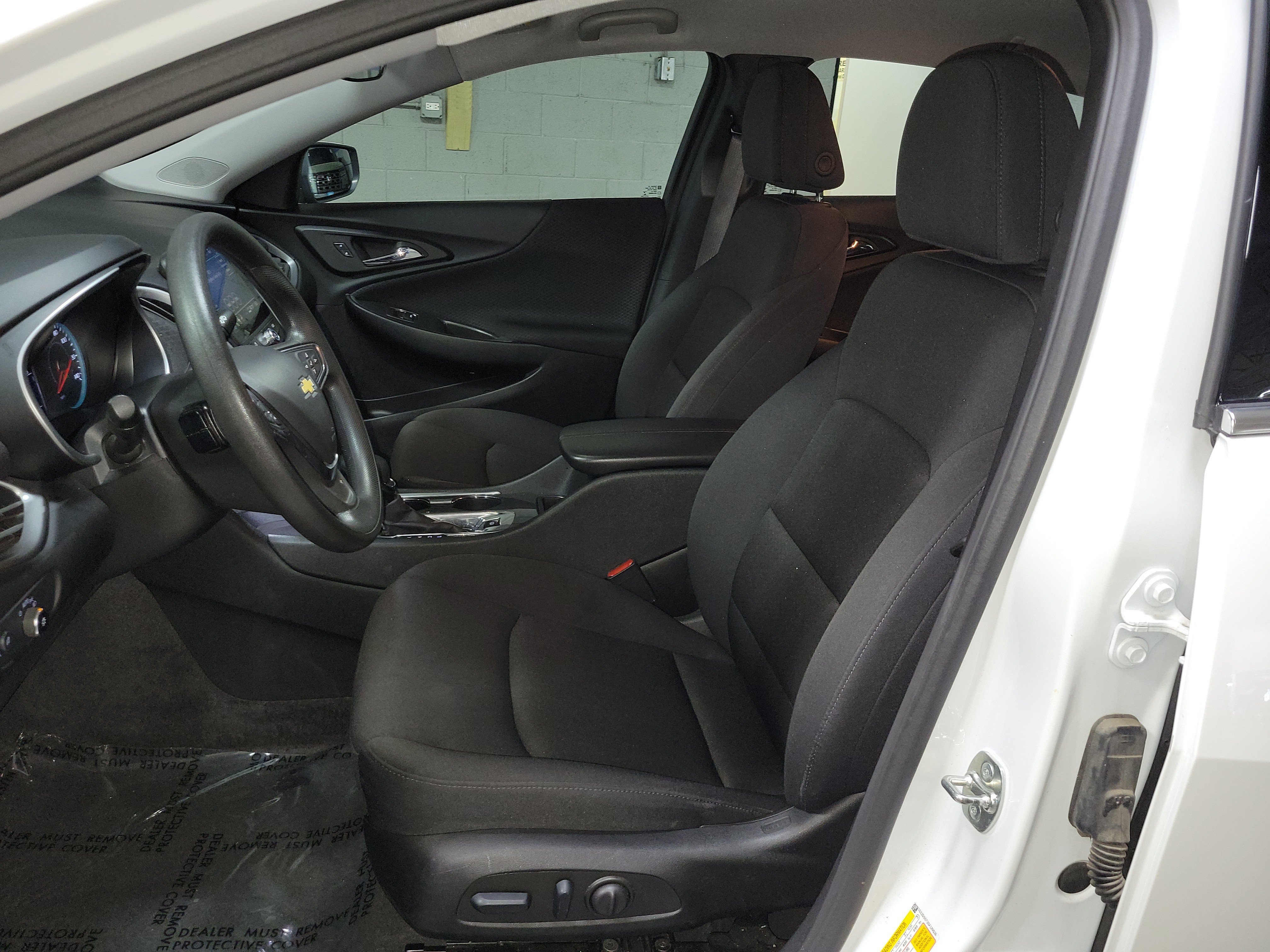 Used 2025 Chevrolet Malibu LT FWD image 15