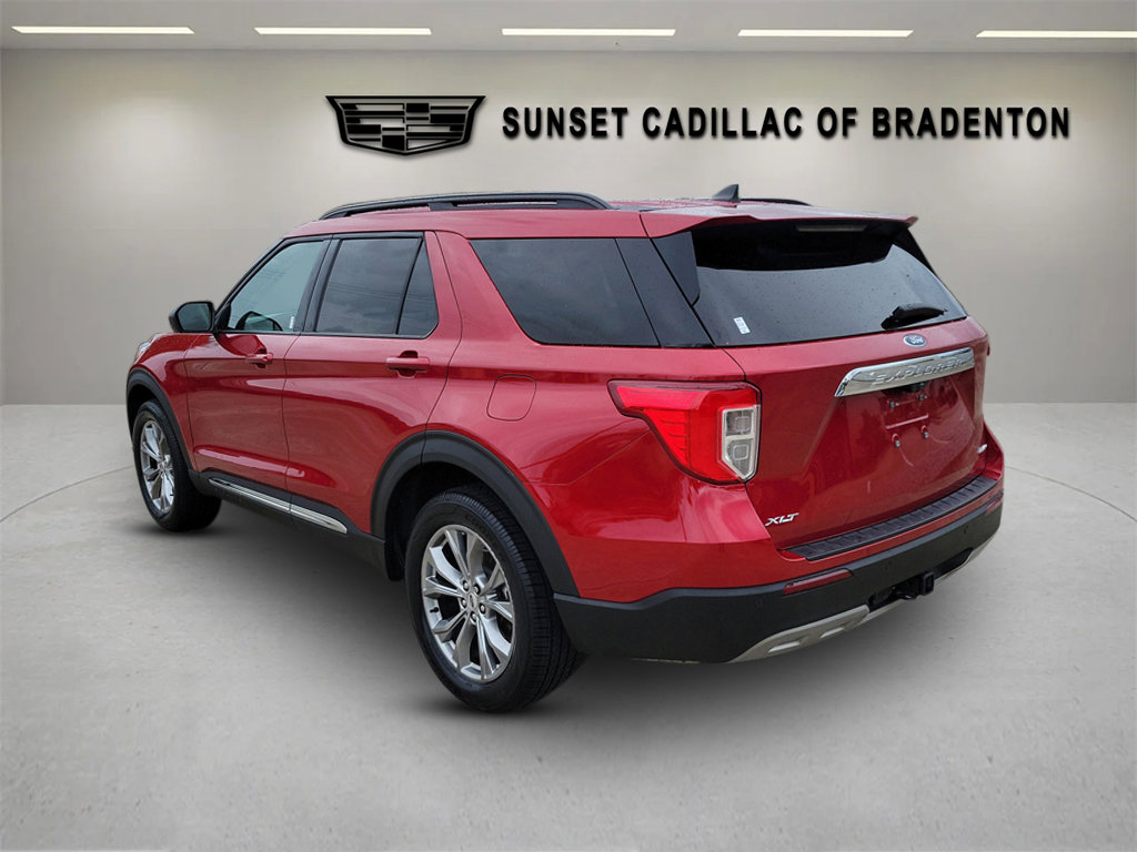 Used 2022 Ford Explorer XLT w/ Equipment Group 202A image 6