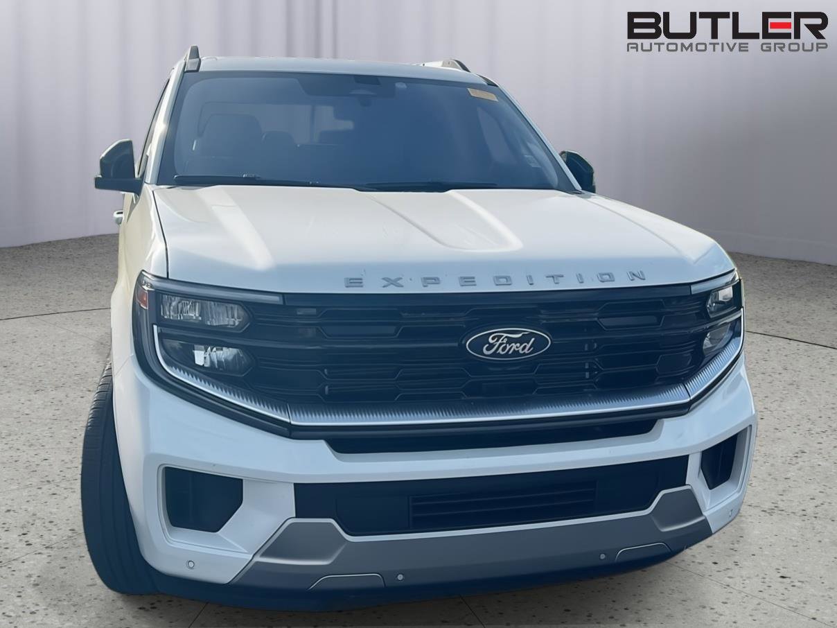 Used 2025 Ford Expedition Platinum w/ Platinum Ultimate Package image 5