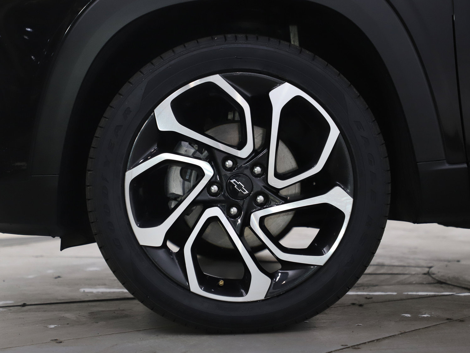 Used 2024 Chevrolet Trax RS FWD image 30