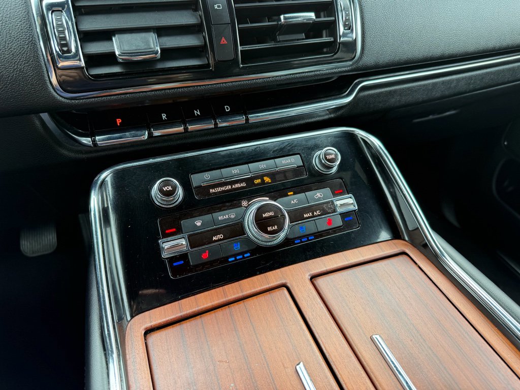 Used 2020 Lincoln Navigator Reserve image 22