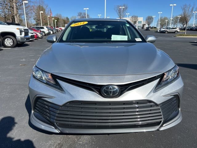 Used 2024 Toyota Camry LE image 2
