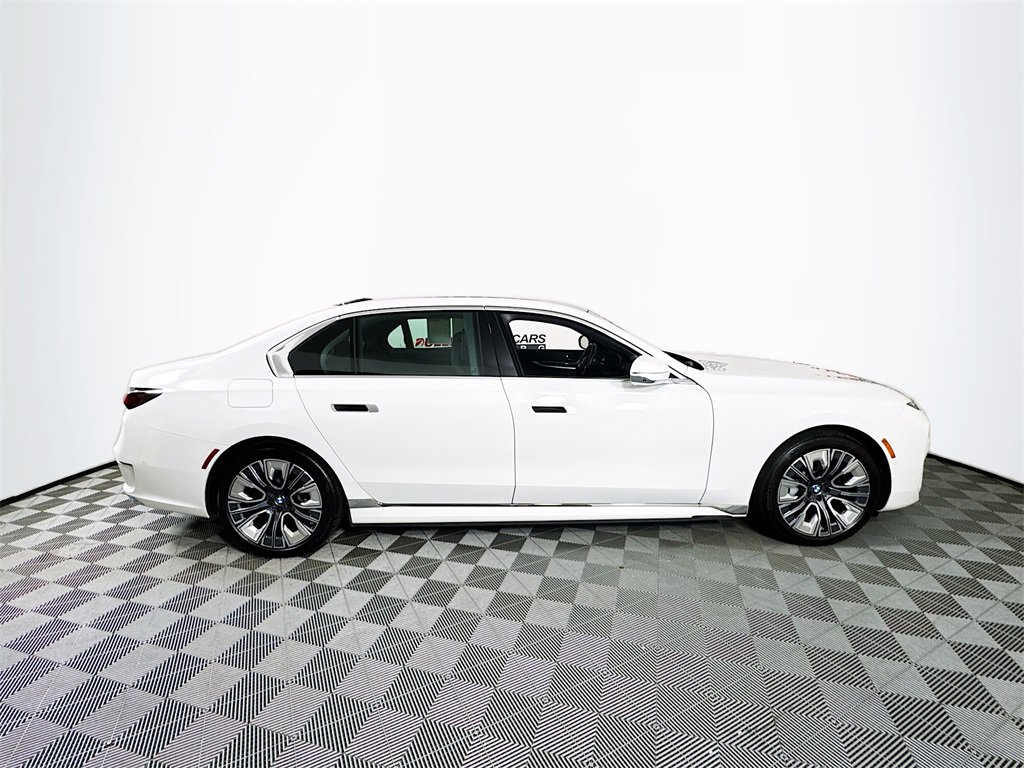 Used 2024 BMW i7 xDrive60 image 8