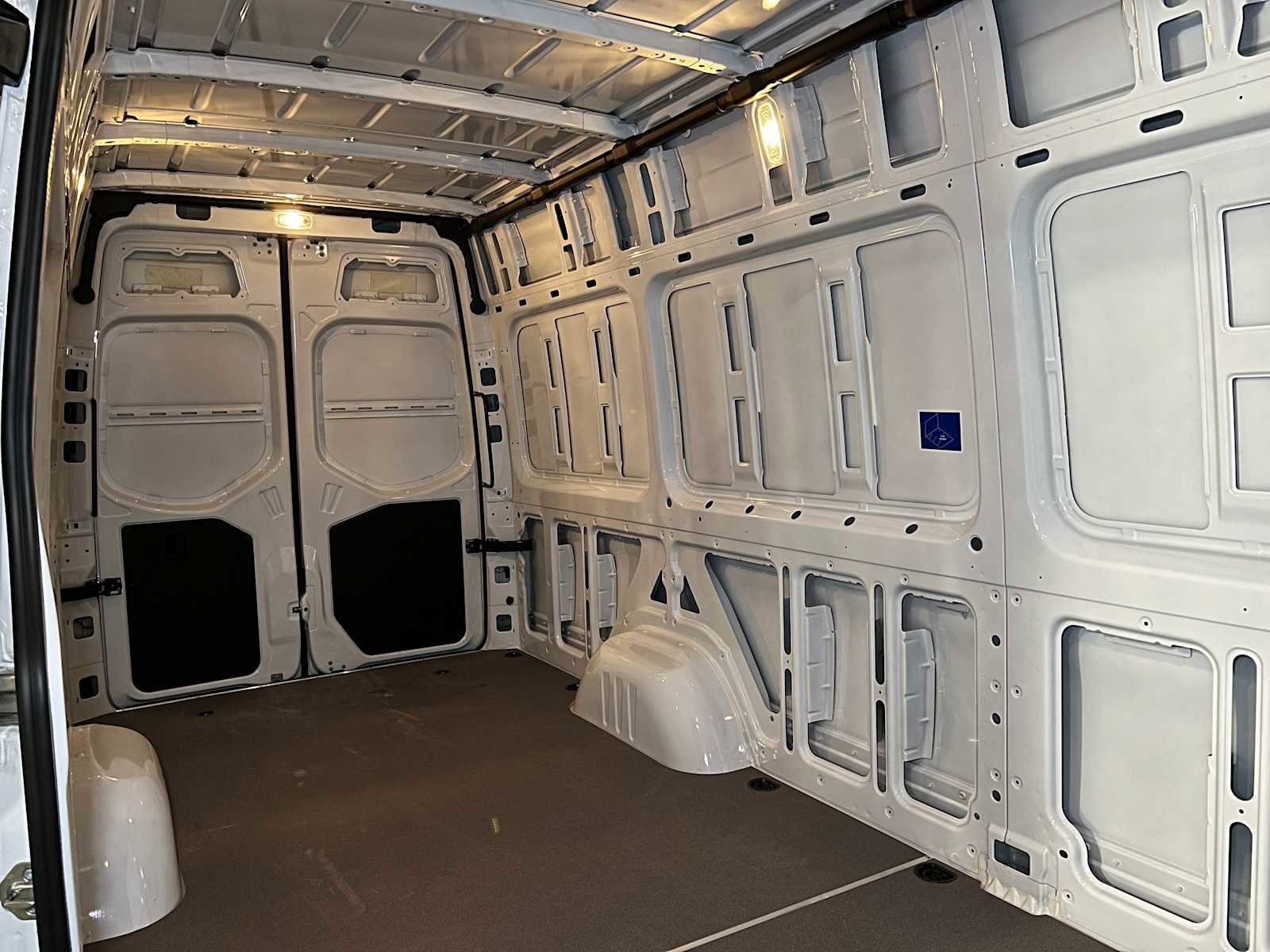 Used 2025 Mercedes-Benz Sprinter 2500 image 14