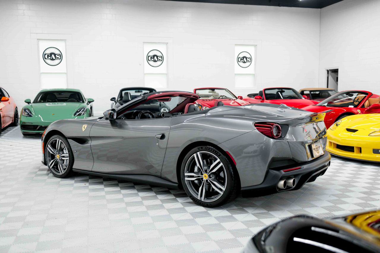 Used 2020 Ferrari Portofino RWD image 18