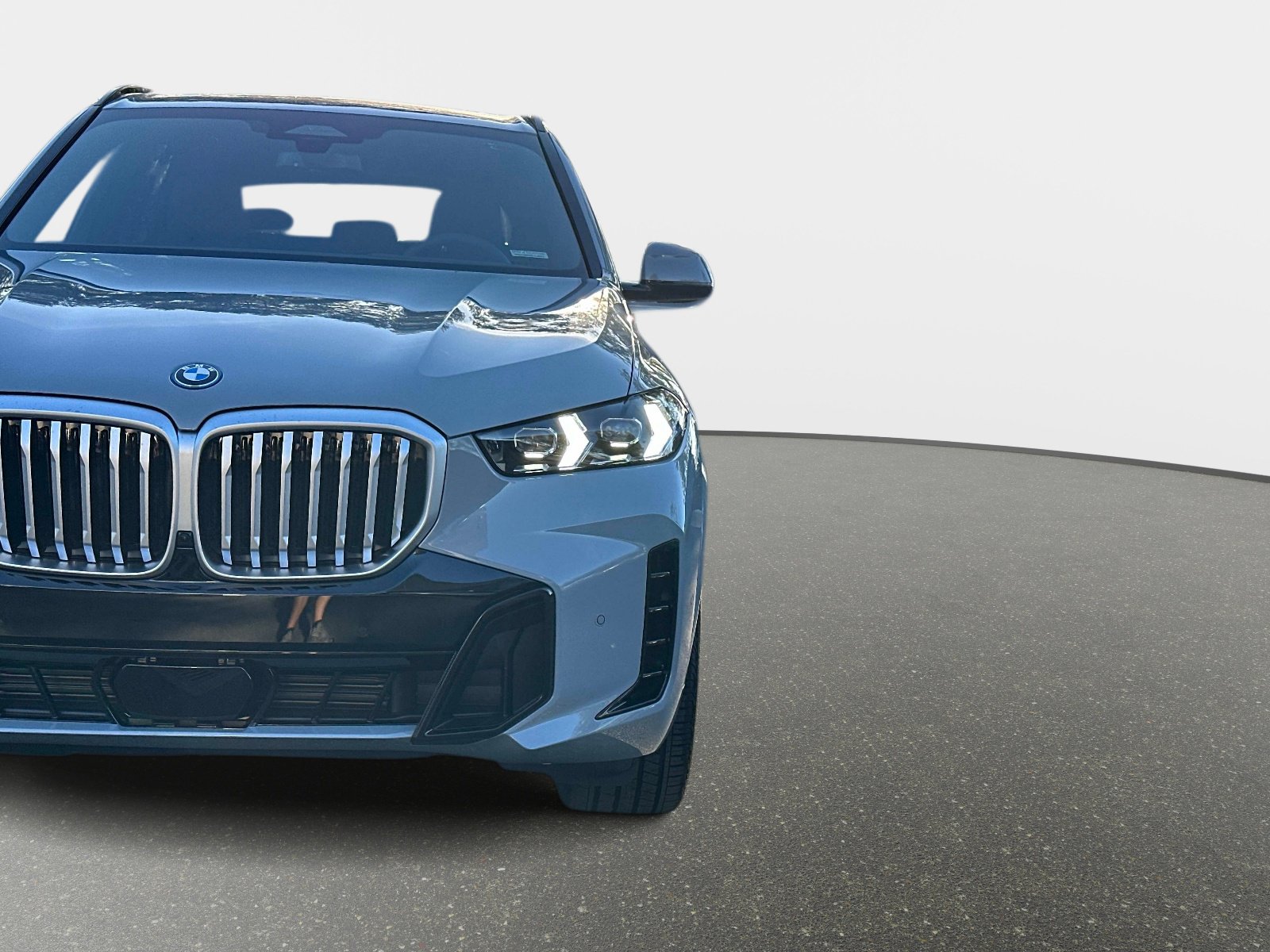 New 2026 BMW X5 xDrive50e w/ M Sport Package AWD/4WD image 9