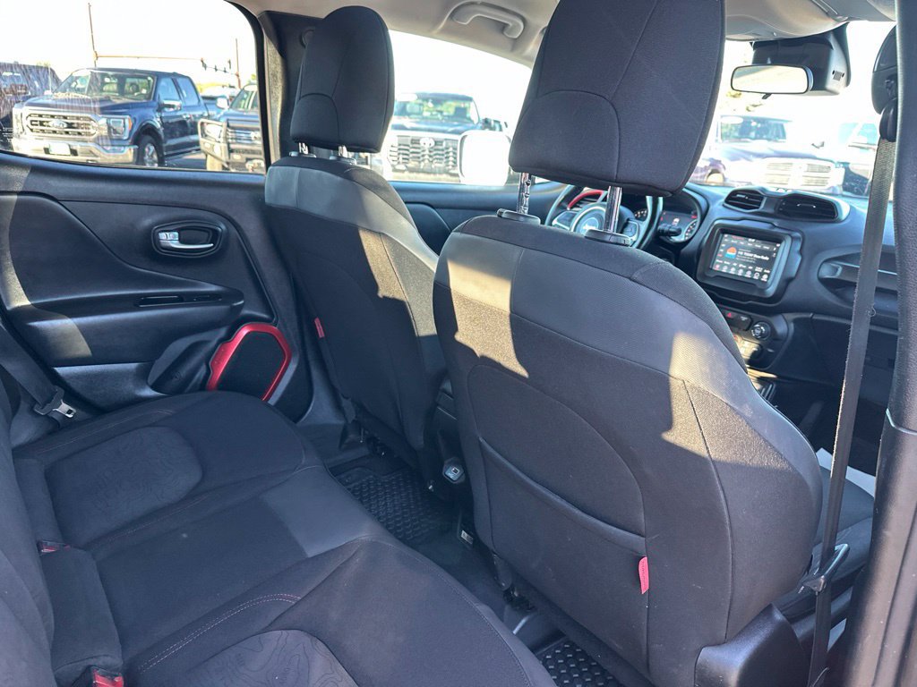 Used 2019 Jeep Renegade Trailhawk w/ Cold Weather Group II AWD/4WD image 19
