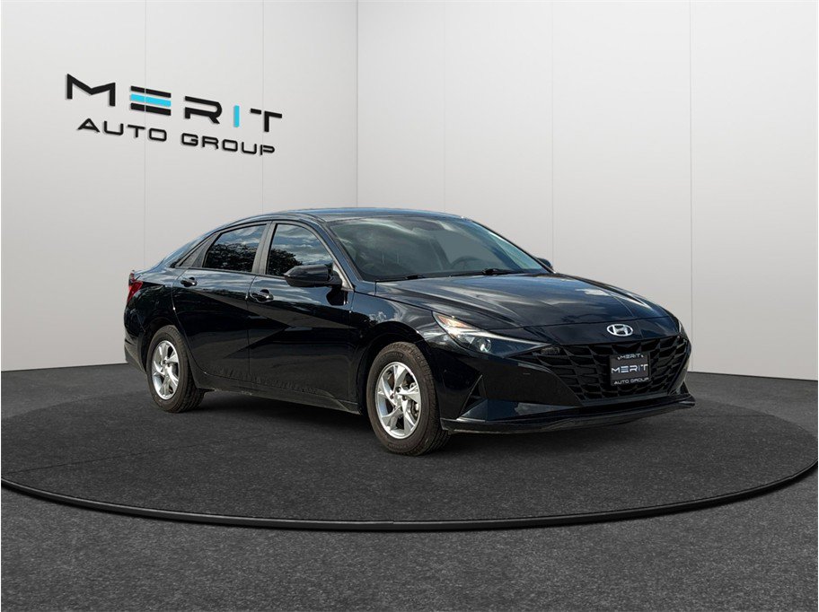 Used 2022 Hyundai Elantra SE FWD image 1