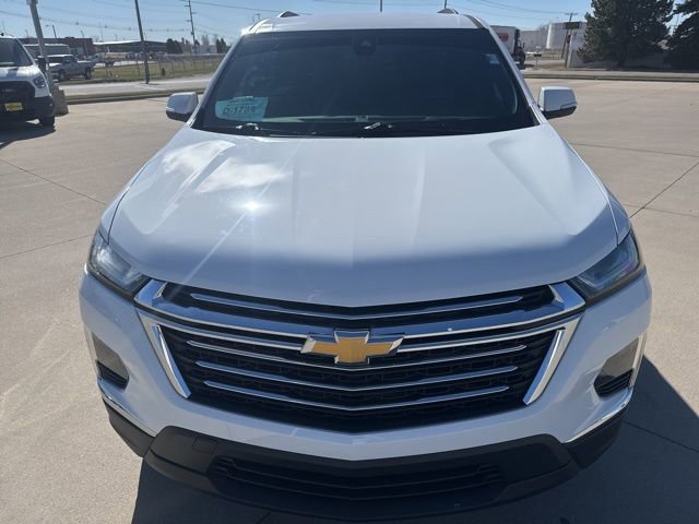 Used 2023 Chevrolet Traverse LT image 3