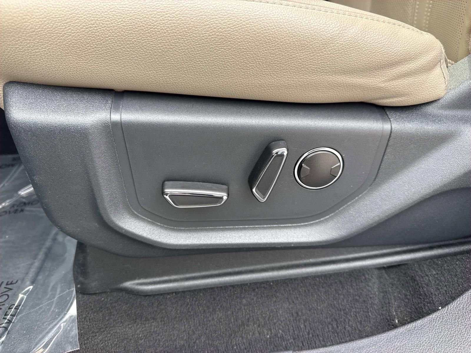 Used 2024 Ford Expedition Limited image 21