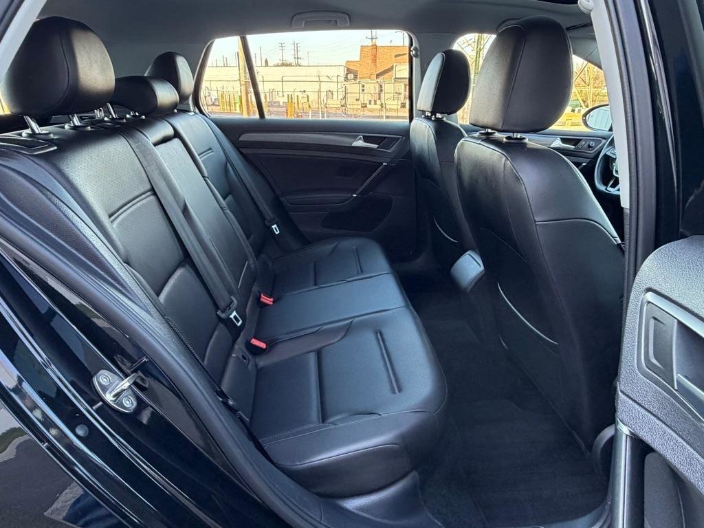 Used 2020 Volkswagen Golf 4-Door image 21