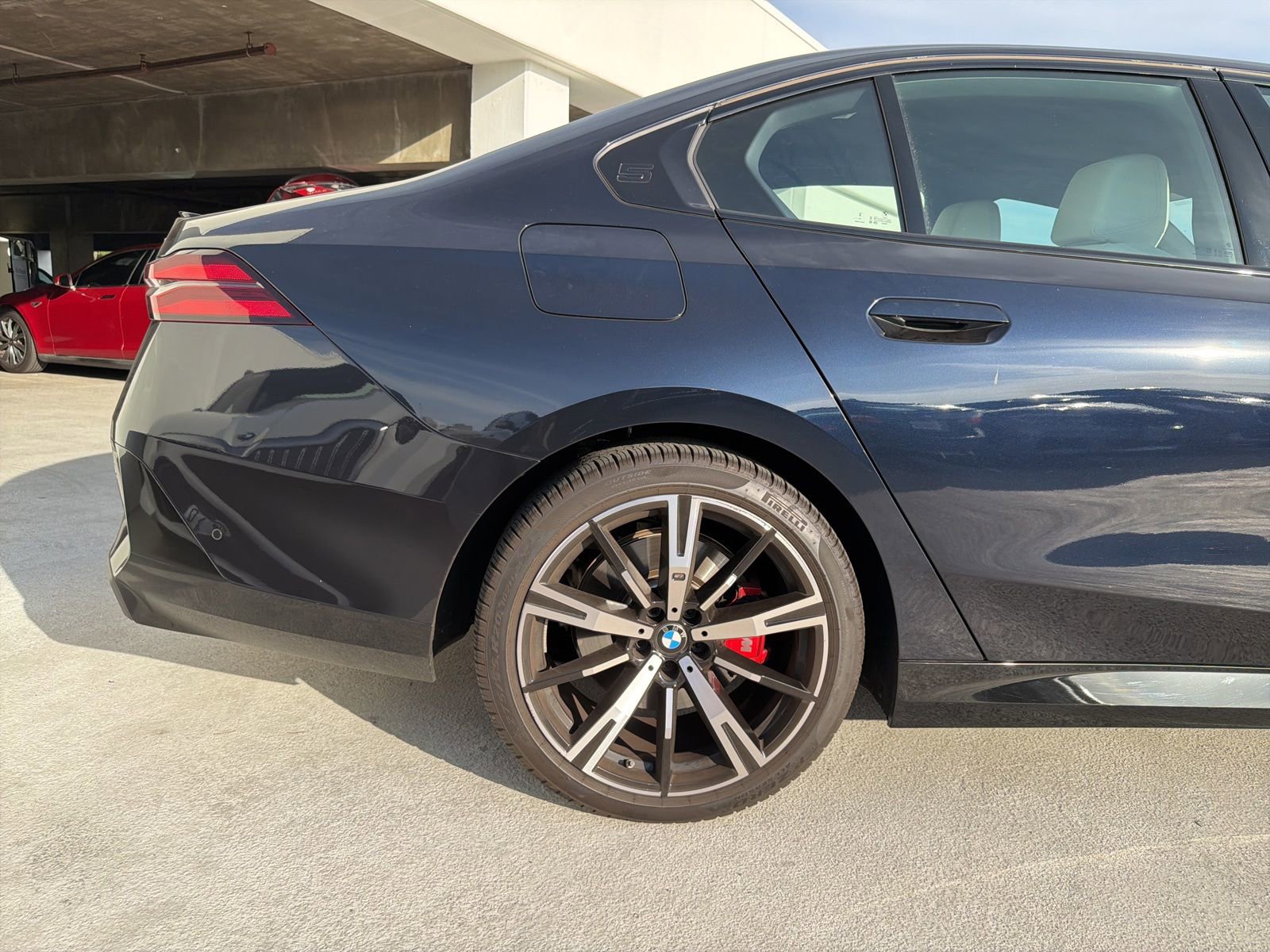 Used 2025 BMW 530i w/ M Sport Package image 5