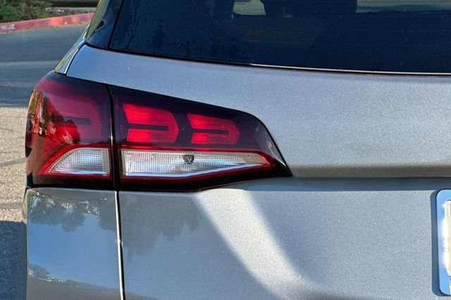 Used 2024 Chevrolet Equinox LT FWD image 48