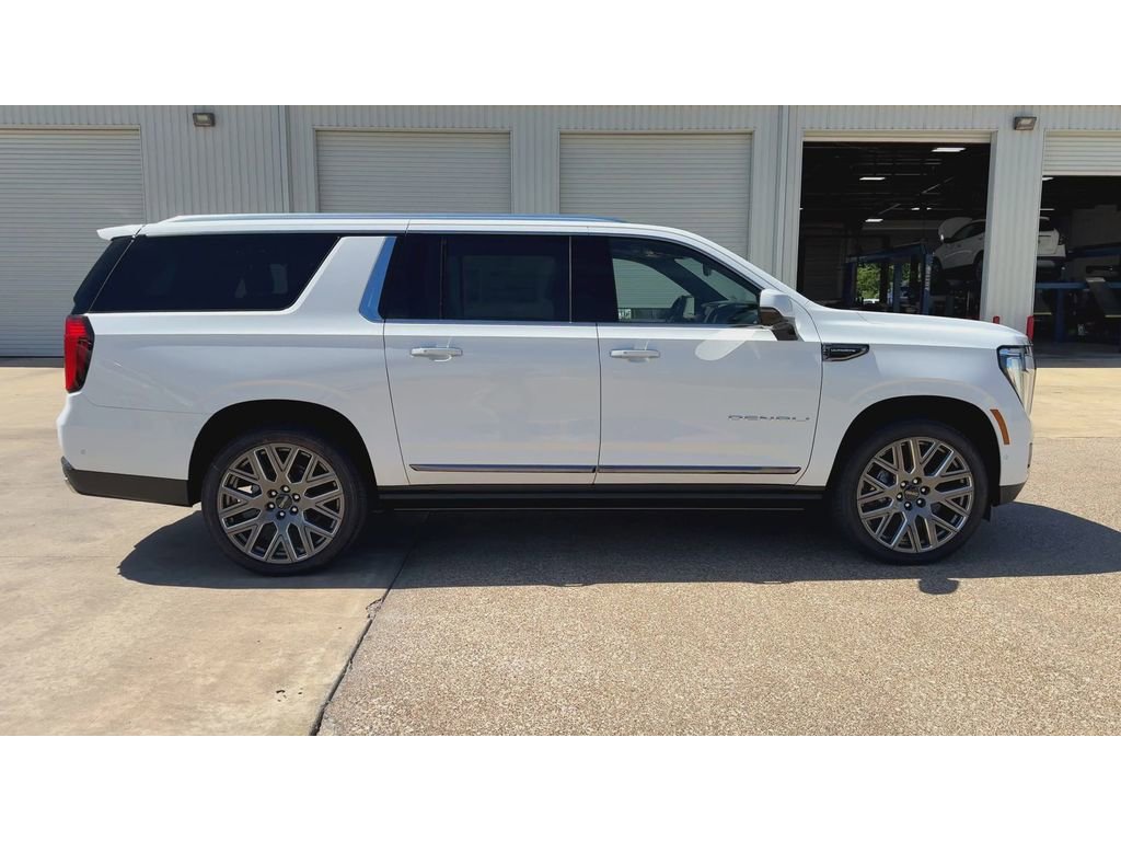 New 2026 GMC Yukon XL Denali Ultimate AWD/4WD image 9