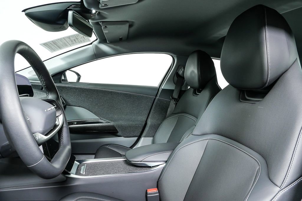 Used 2025 Lucid Air Pure image 5