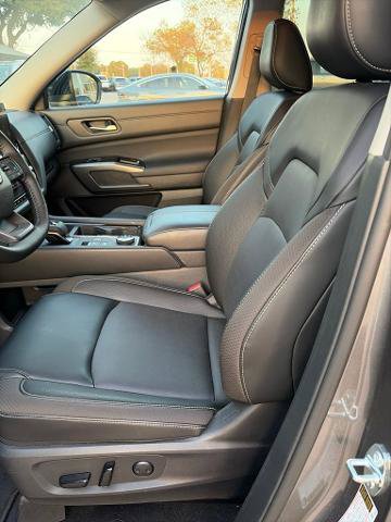 Certified 2026 Nissan Pathfinder SL AWD/4WD image 13