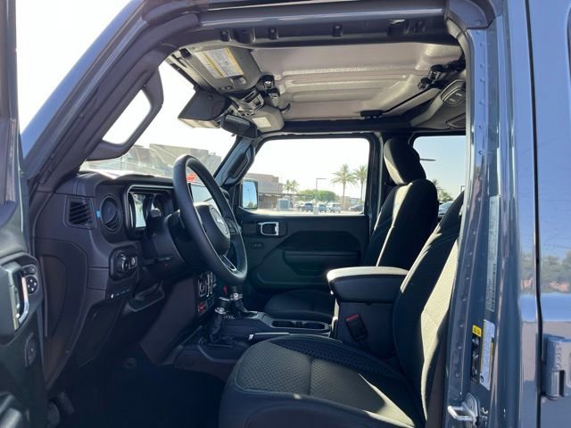 Used 2025 Jeep Wrangler Unlimited Rubicon 4xe w/ Convenience Group AWD/4WD image 13