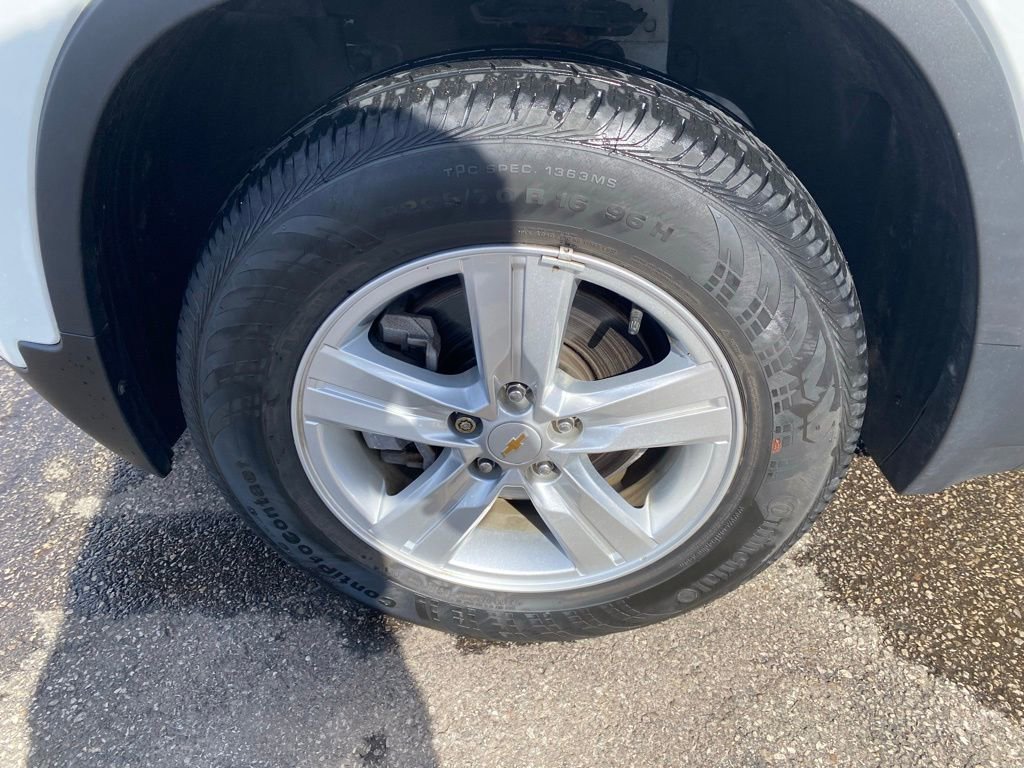Used 2020 Chevrolet Trax LS w/ Tint and Cruise Package image 28