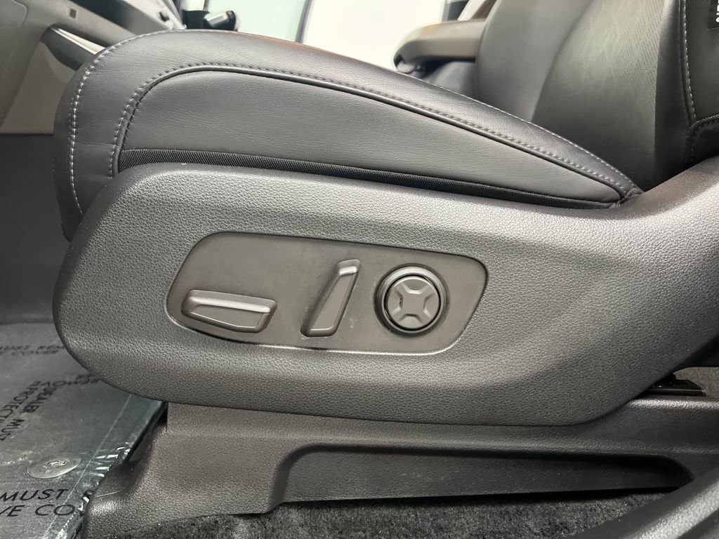 Used 2025 Kia Carnival image 10